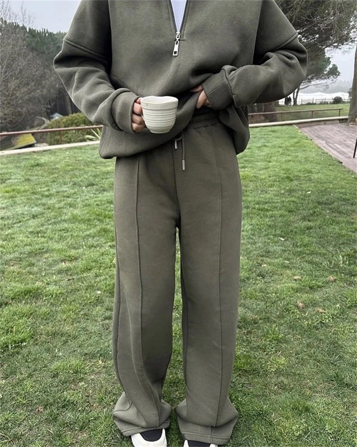 Dame behagelig Fleece-Athleisure-dragt med ståkrave og lynlås Stilla