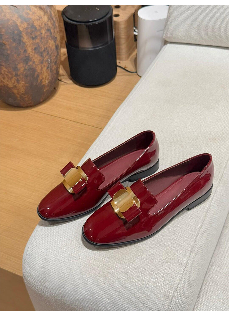 Damer elegante laklæder slippers med dekorativ spænde Stilla