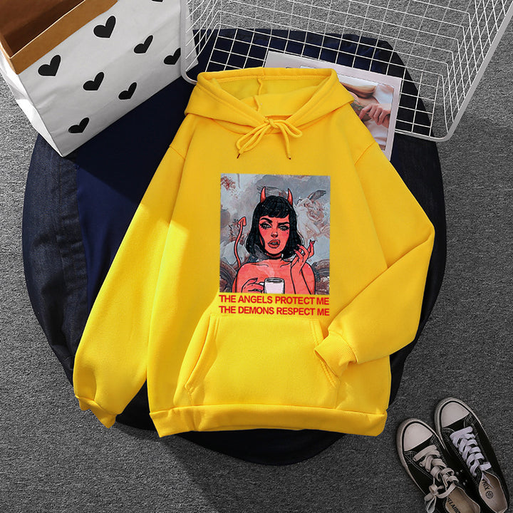 Kvindernes hoodie med kreativt grafisk print Stilla