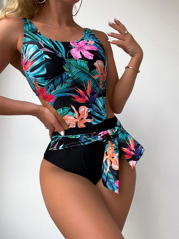 Dame one-piece badedragt med blomster cut-out og elegant sløjfe Skovae