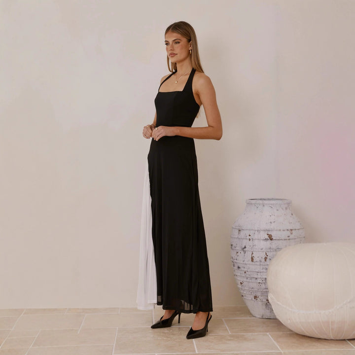 Kvinders aftenkjole med asymmetrisk snit og elegante accenter Stilla