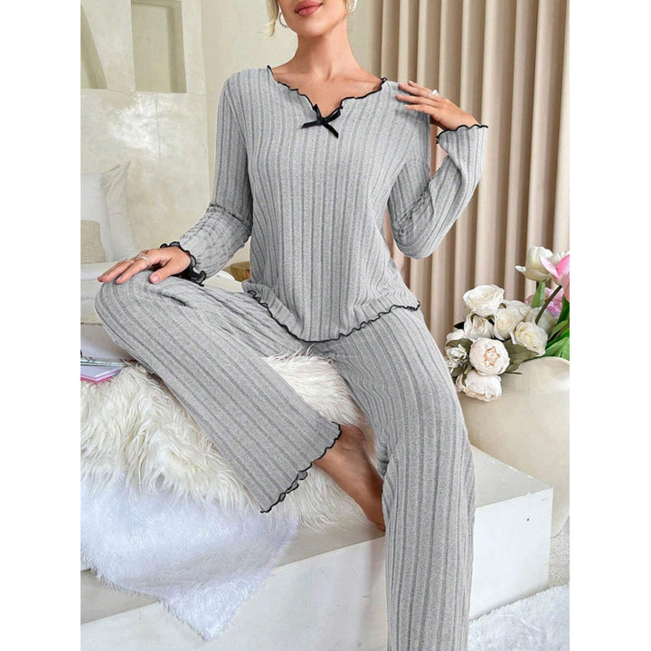 Femme Cozy Rippstrik Lounge Sæt med dekorativt trim Stilla