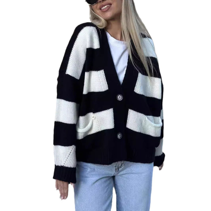 Kvinders hyggelige oversized cardigan med moderne striber og lommer Stilla