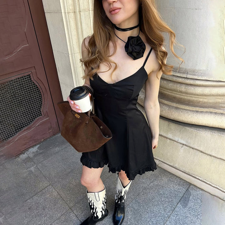 Dame off-shoulder minikjole med flæsedetalje Stilla