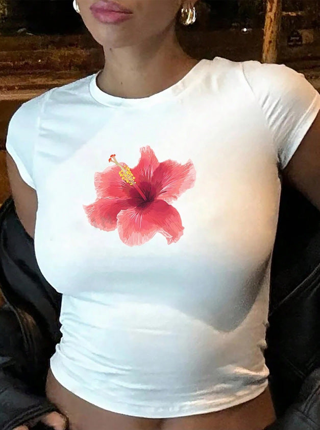 Dame Crop-T-Shirt med animalistisk læbe motiv og iøjnefaldende skrift Skovae