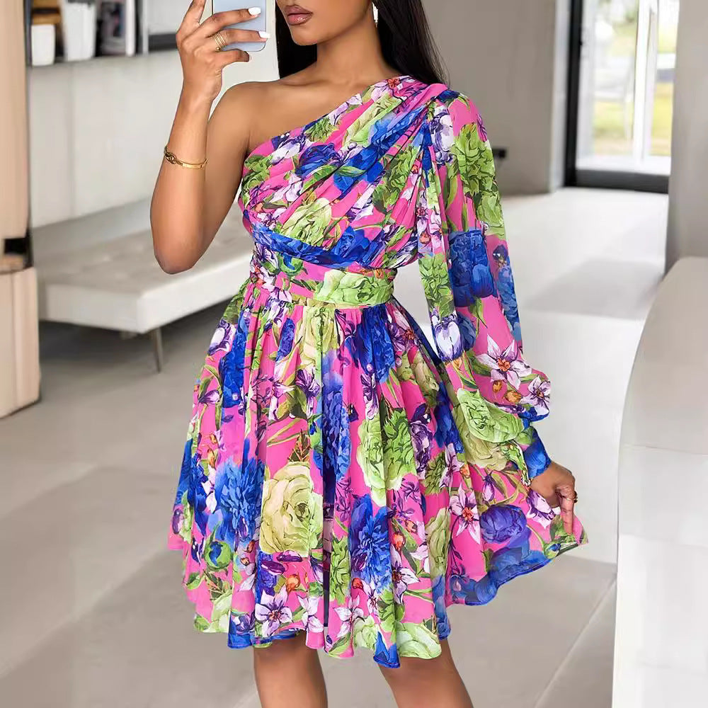 Femme Elegante Asymmetrisk Kjole med Statement-Print Stilla