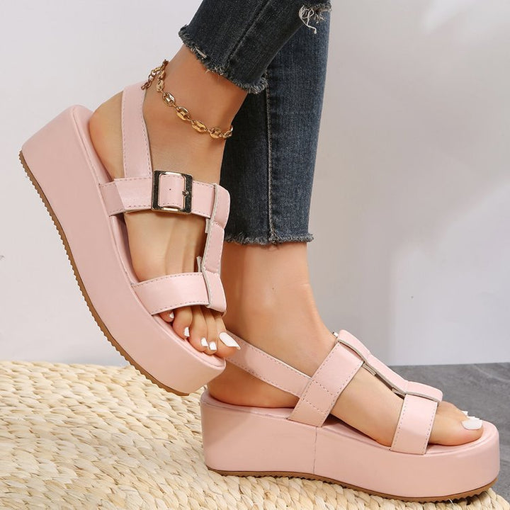 Dame Wedge-sandaler med justerbare spænder og robust plateau Stilla
