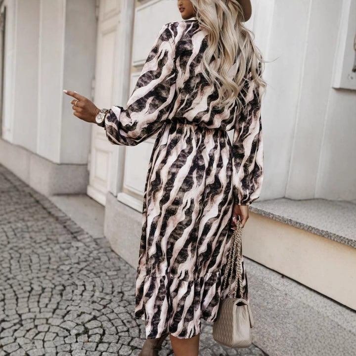 Dame trendy midi-kjole med bælte og bølgemønster Stilla
