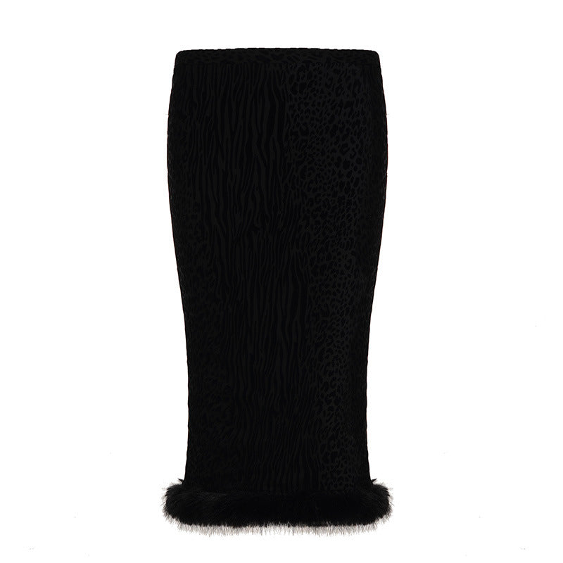 Damer pencilkjole med luksuriøse og fashionable flæser i kanten Skovae