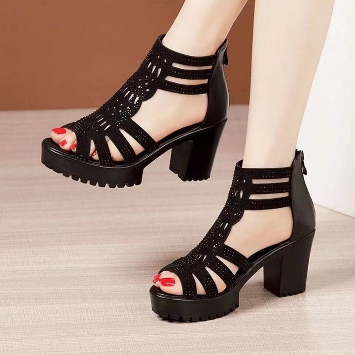 Dame elegante blokhæle sandaler med dekorative remme og moderigtigt detalje Stilla