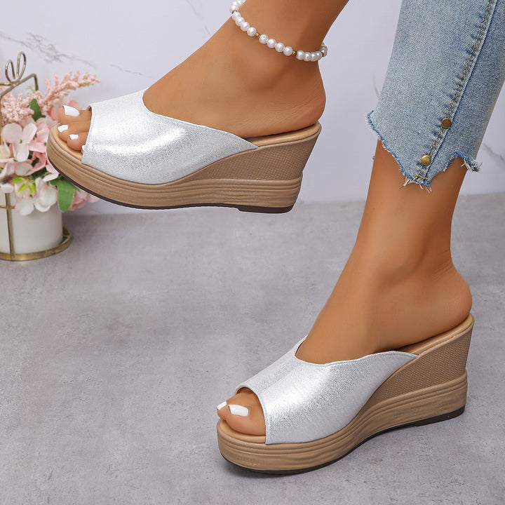 Damer Wedge-sandaler med moderigtigt åbent tå-design og behagelig hælområde Stilla