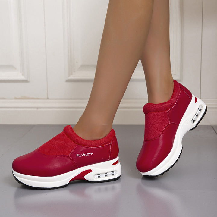 Damer Komfortable Slip-On Sneakers med åndbart mesh-overflade og polstret fodseng Stilla