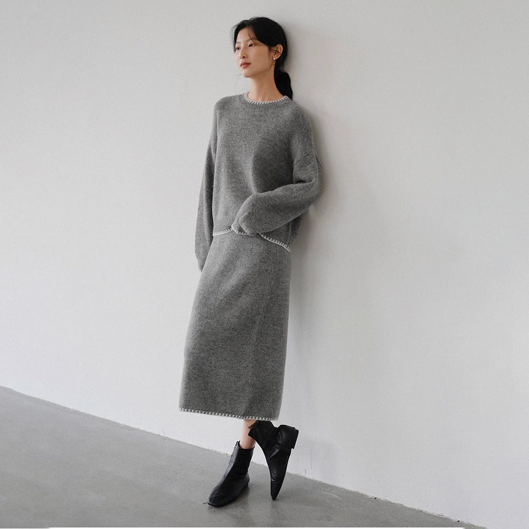 Kvinders hyggelige strik ensemble med elegante detaljer Stilla