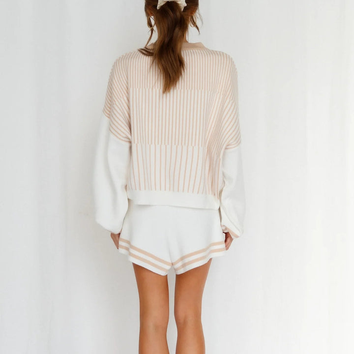 Dame afslappet sæt med stribet oversized top og shorts Stilla