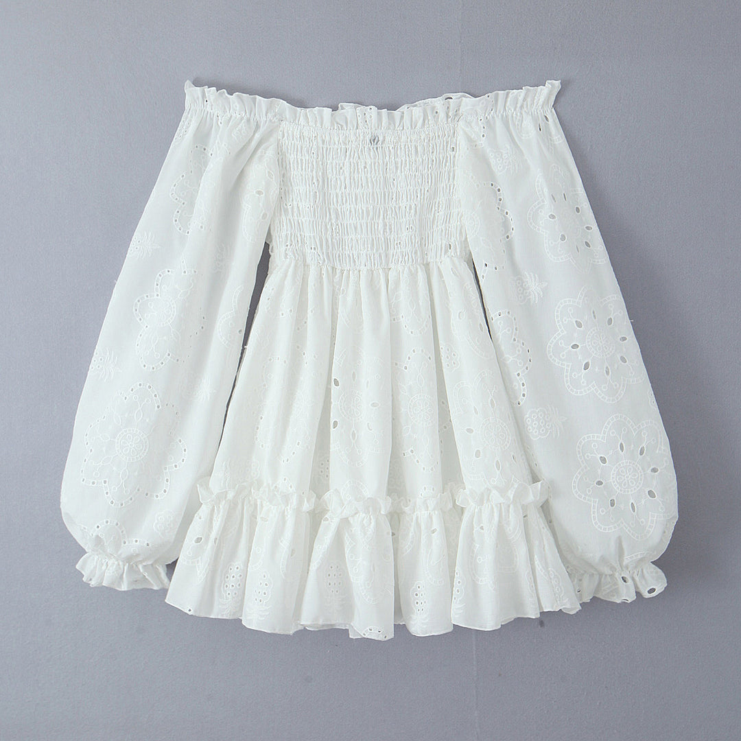 Dame Off-Shoulder Minikjole med voluminøse ærmer og blomsterformet hulmønster Stilla