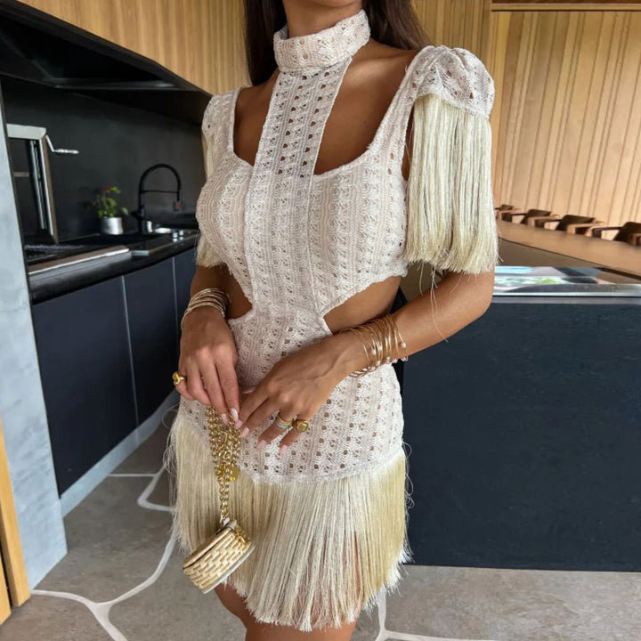 Dame minikjole med frynset detaljebehandling og mode cut-out Stilla