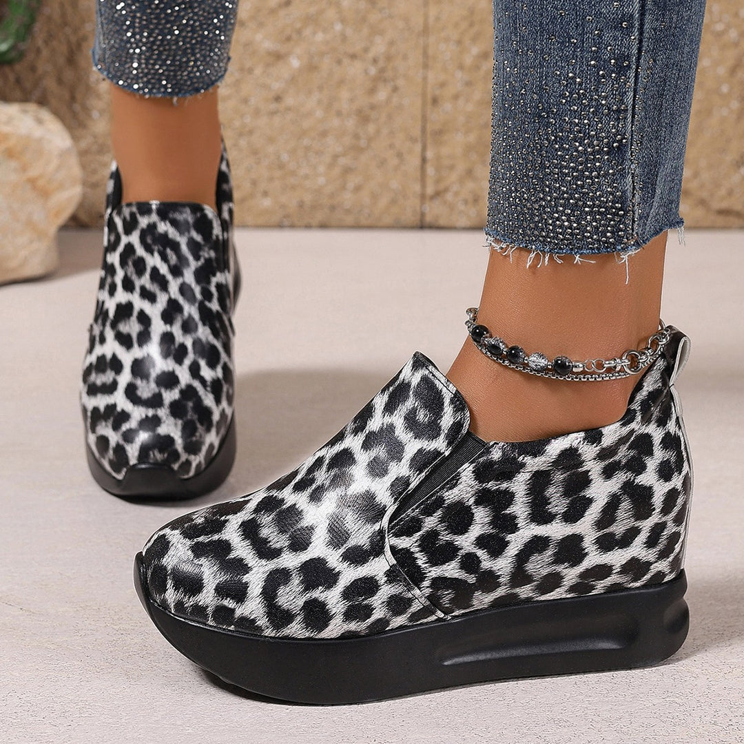 Dame Sneakers med moderne leopardmønster og skridsikker sålekonstruktion Stilla