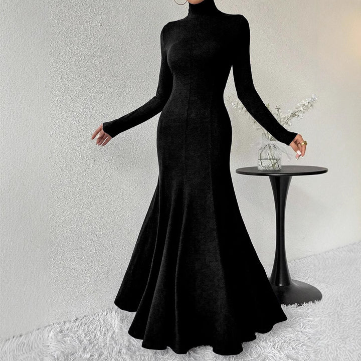 Dame elegant Maxikjole med høj krave og flowende kant Stilla