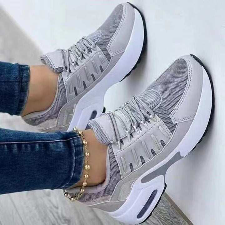 Dame mode sneakers med åndbare mesh-indlæg og integreret dæmpningssystem Stilla