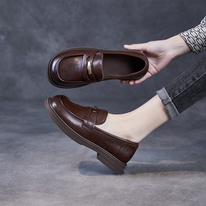 Damer Elegante Læder Slippers med dekorativ metalaccent Stilla