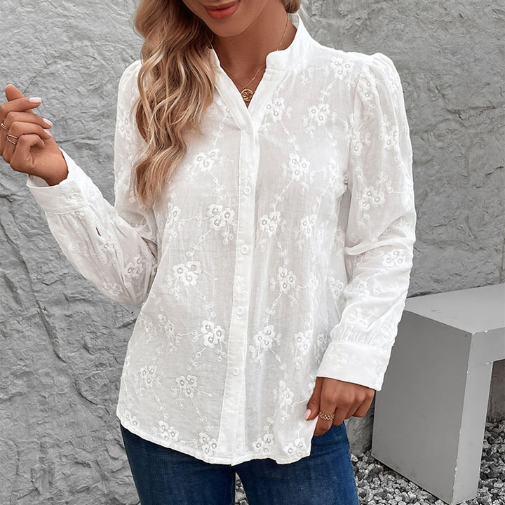Damebluse med fint broderi Stilla