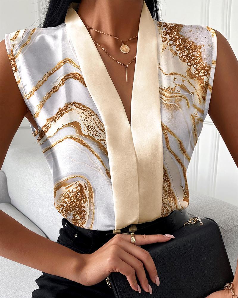 Dame silke bluse med abstrakt print Stilla