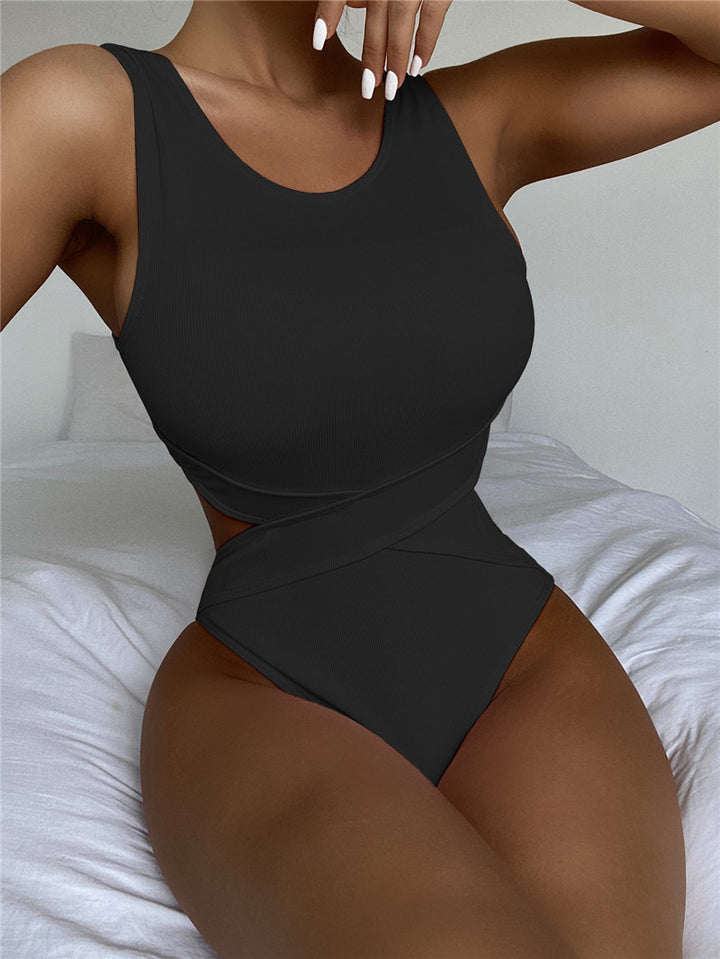 Damer Sporty Højskåret Badedragt med stilfuld Cut-Out Stilla
