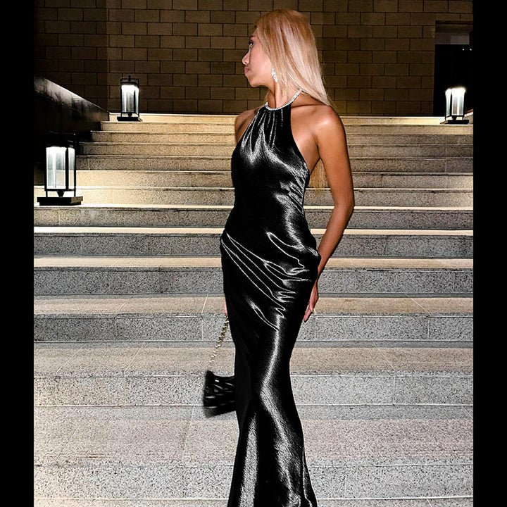Dame Halterneck Satin Maxikjole Stilla