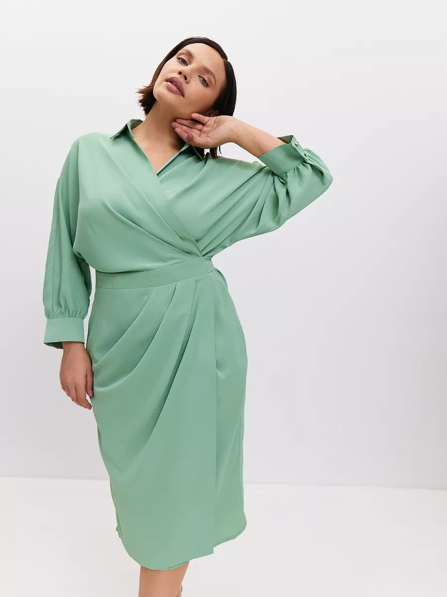 Dame wrap kjole med elegant drapering og taljeret snit Stilla