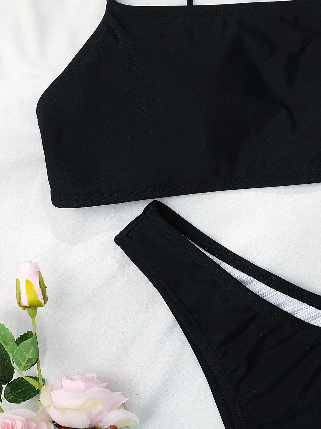 Dame Højtaljet Bikini-sæt med sportlig top og minimalistisk design Stilla