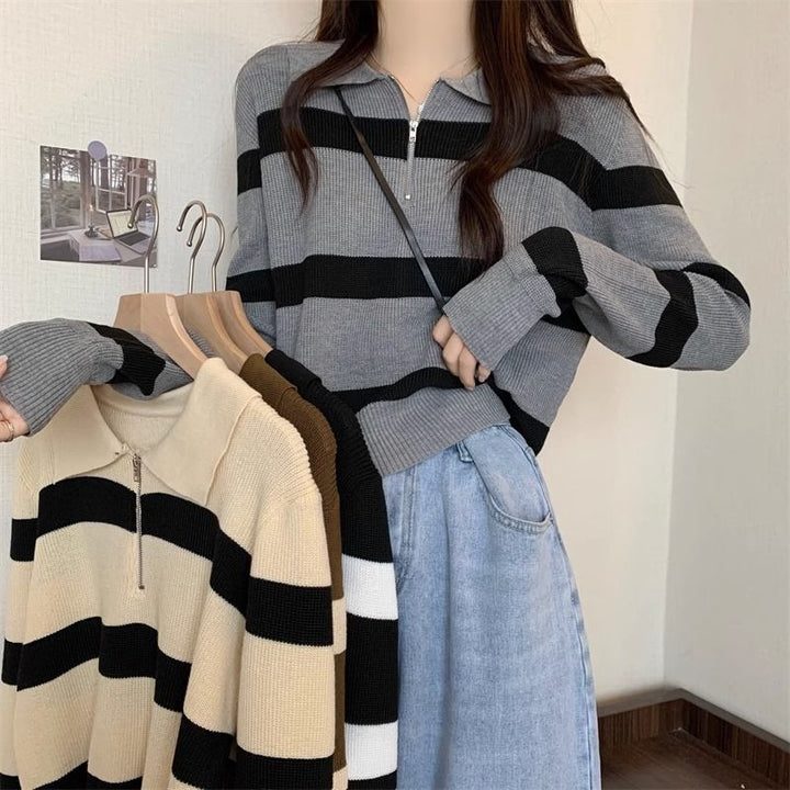Kvinders strikket sweater med lynlås og stribemønster Stilla