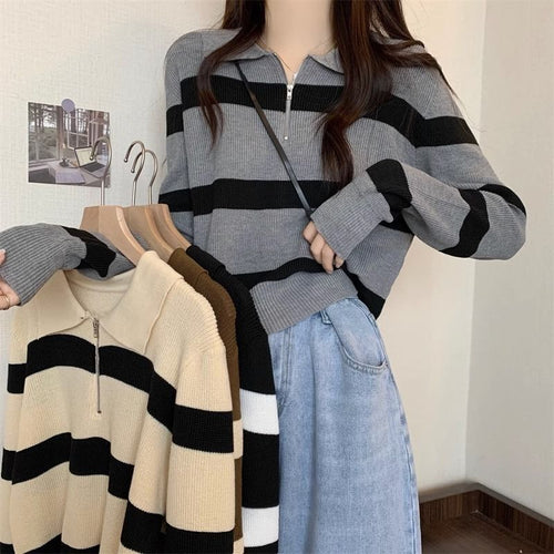Kvinders strikket sweater med lynlås og stribemønster Stilla