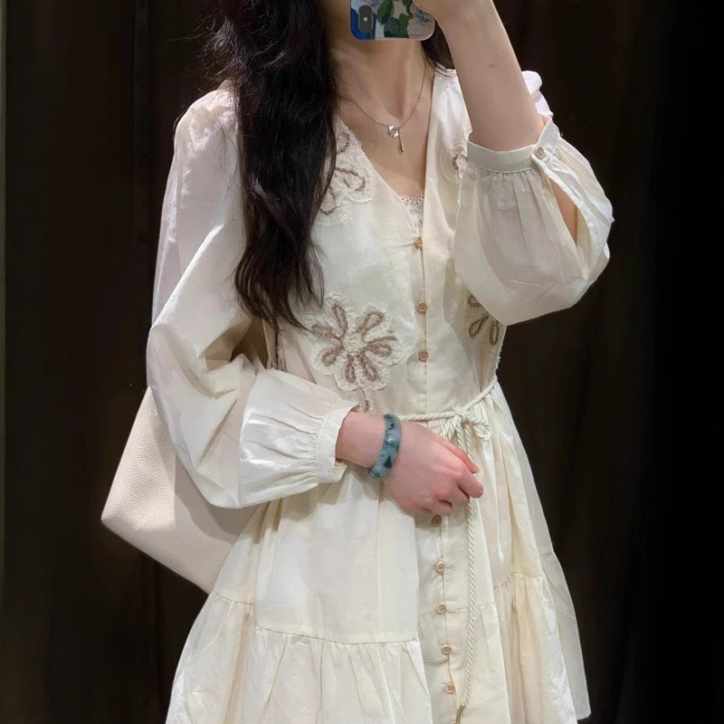 Dame Broderet Button-Up Mini Kjole med Snøre Talje Stilla