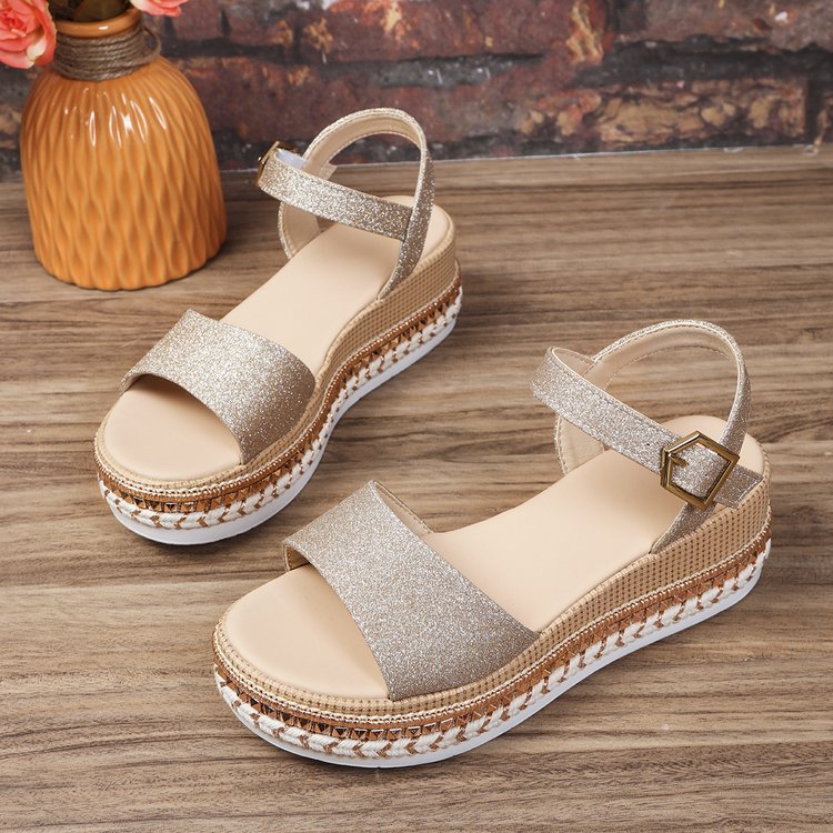 Dame plateau-sandaler med funkende accenter og komfortabel sål Stilla