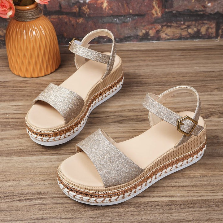 Dame plateau-sandaler med funkende accenter og komfortabel sål Stilla