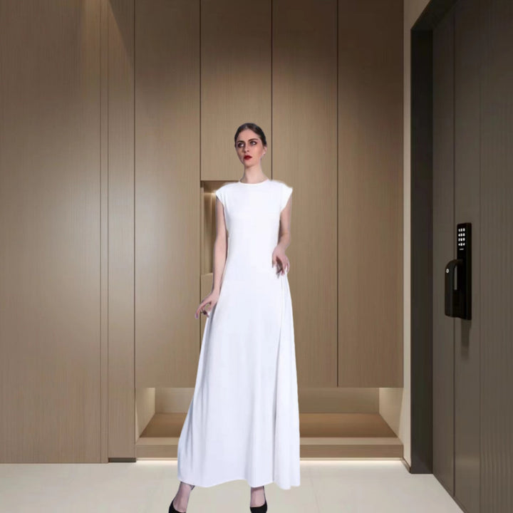 Dame maxikjole med minimalistisk design og elegant snit Stilla