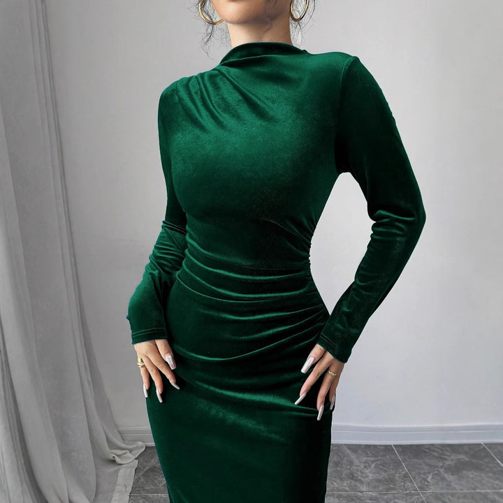 Dame Elegant velourkjole med figursyet snit og lange ærmer Stilla