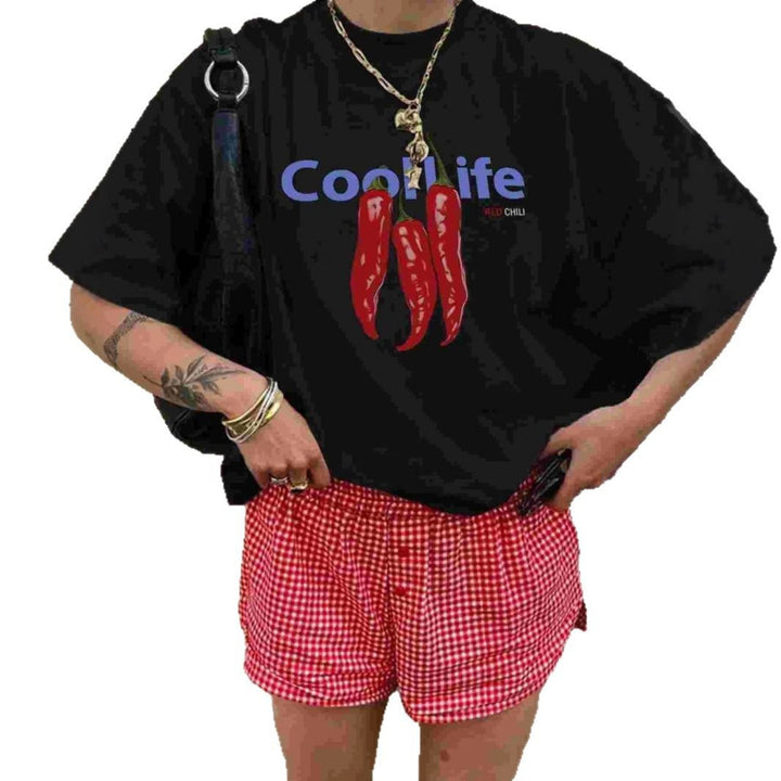 Dame Oversized T-Shirt med kreativ chili-motiv og afslappet snit Skovae