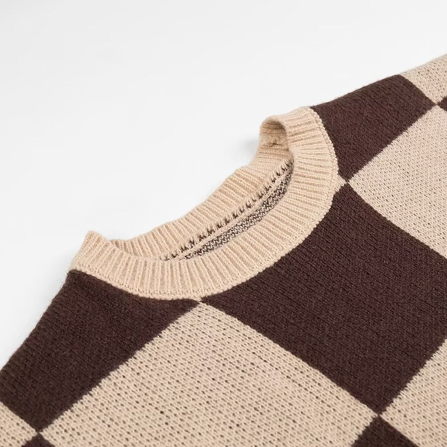 Dame Oversize Ternet Pullover med Rundhalsudskæring og fin Strikkestruktur Stilla