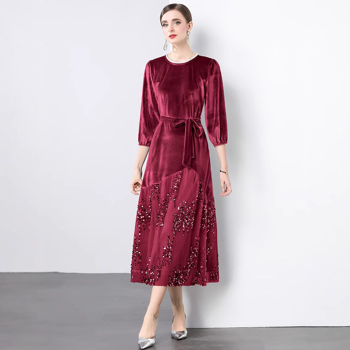 Dame Elegant maxikjole med glitrende velour og kunstneriske udsmykninger Stilla