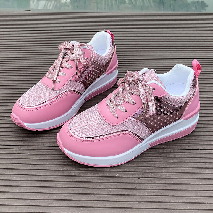 Dame Sporty Sneakers med åndbart netstruktur og modede accenter Stilla