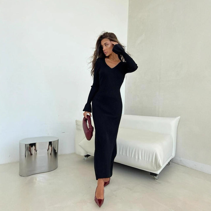 Kvinders strikket maxi kjole med V-hals og elegant overlay Stilla