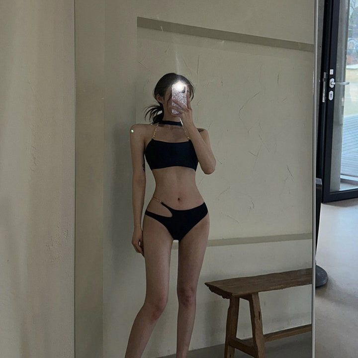 Dame Bikini-sæt med elegant choker og eksklusive kædeakenter Stilla