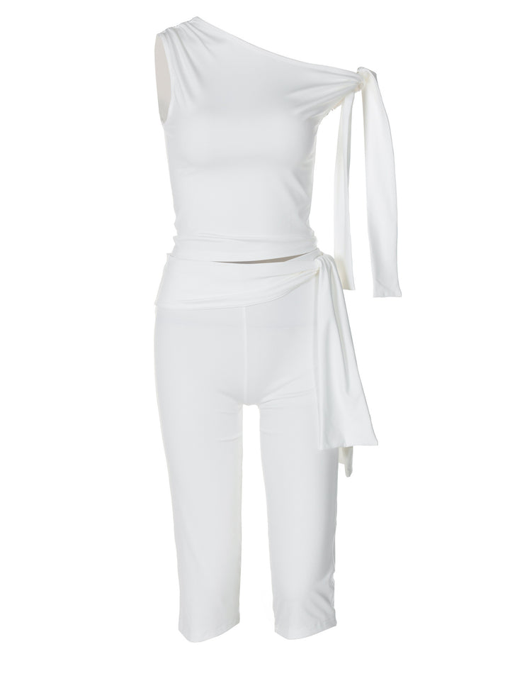 Dame figursyet One-Shoulder Jumpsuit med svingende slids Stilla
