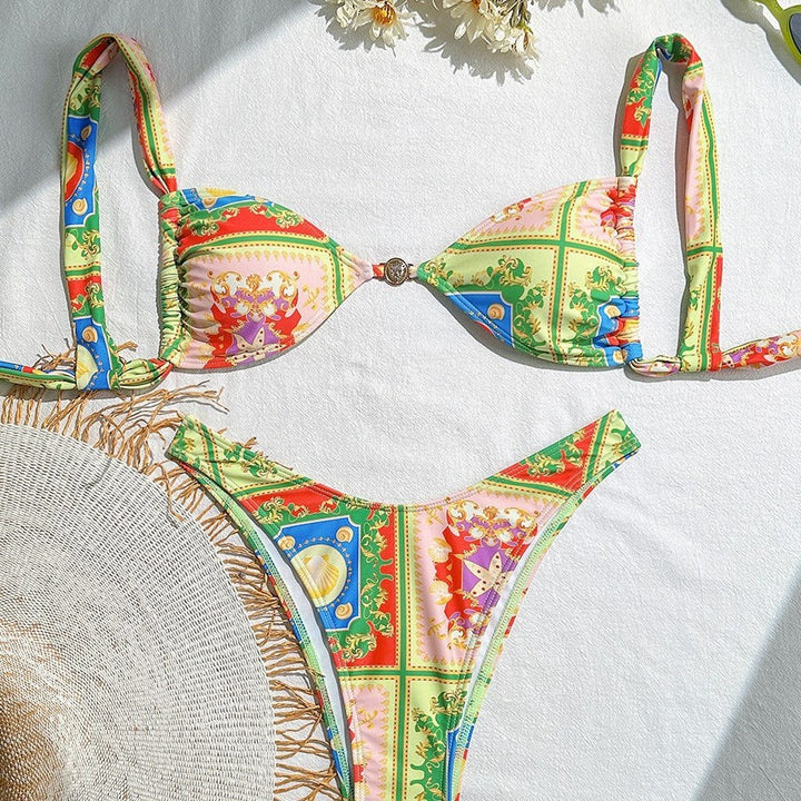 Dame Farverig Bikini-sæt med modige accenter og justerbare stropper Stilla
