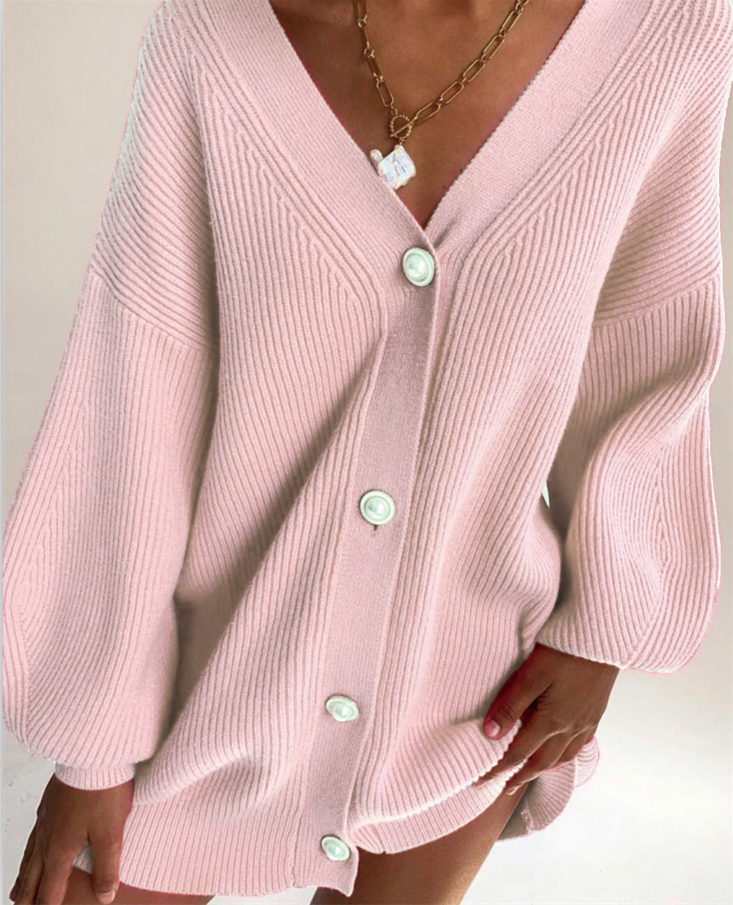 Kvindernes strikkede cardigan med oversized pasform og dekorative knapper Stilla