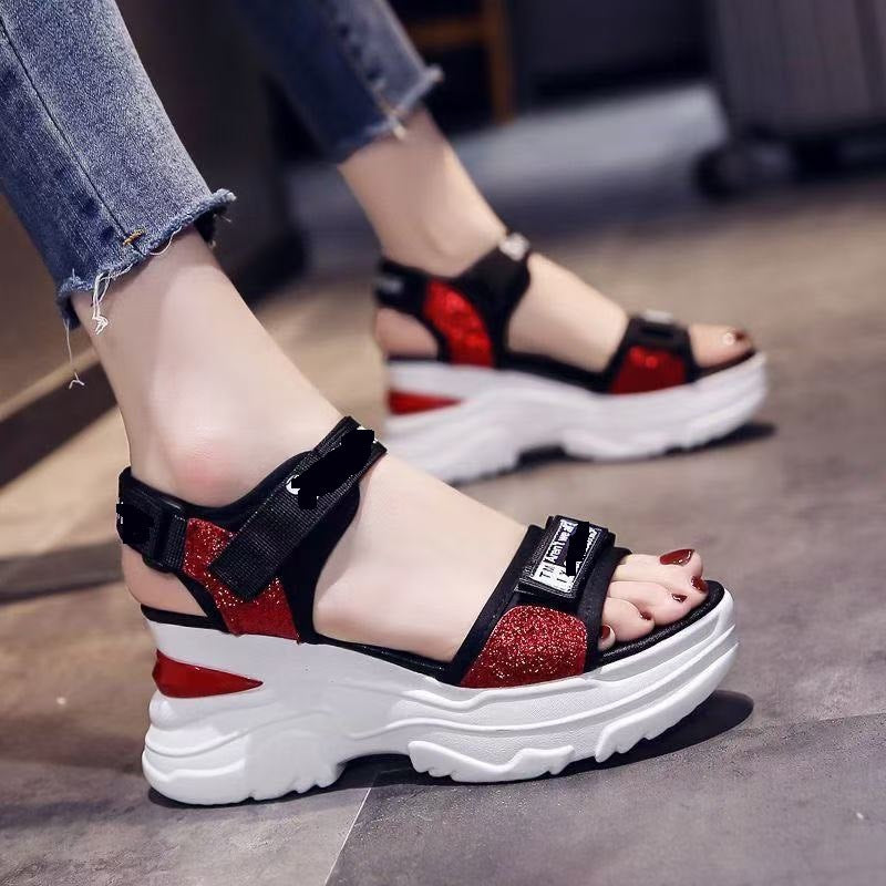 Dame platform sandaler med justerbart remdesign og skridsikre såler Stilla