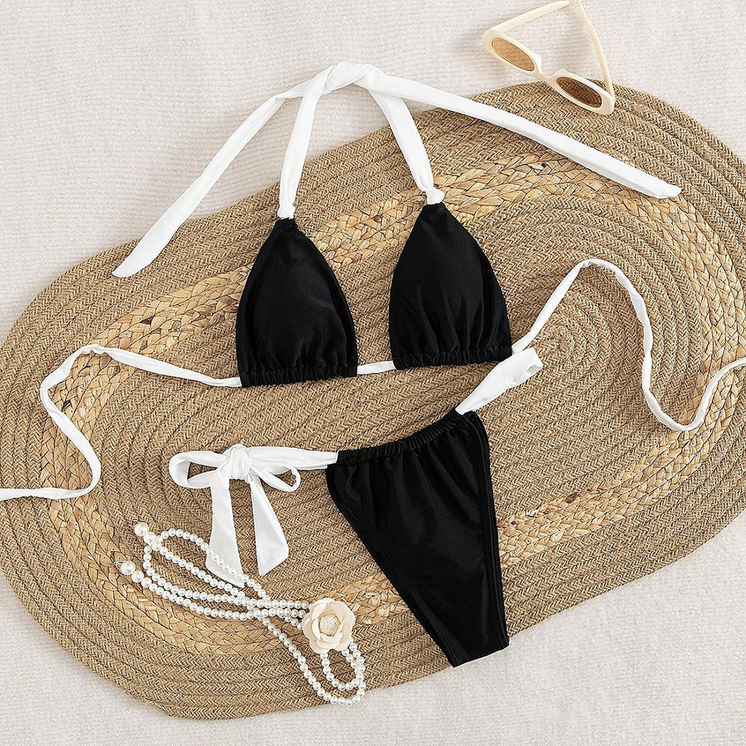 Dame triangel-bikini med justerbare stropper og feminint bindedetalje Skovae