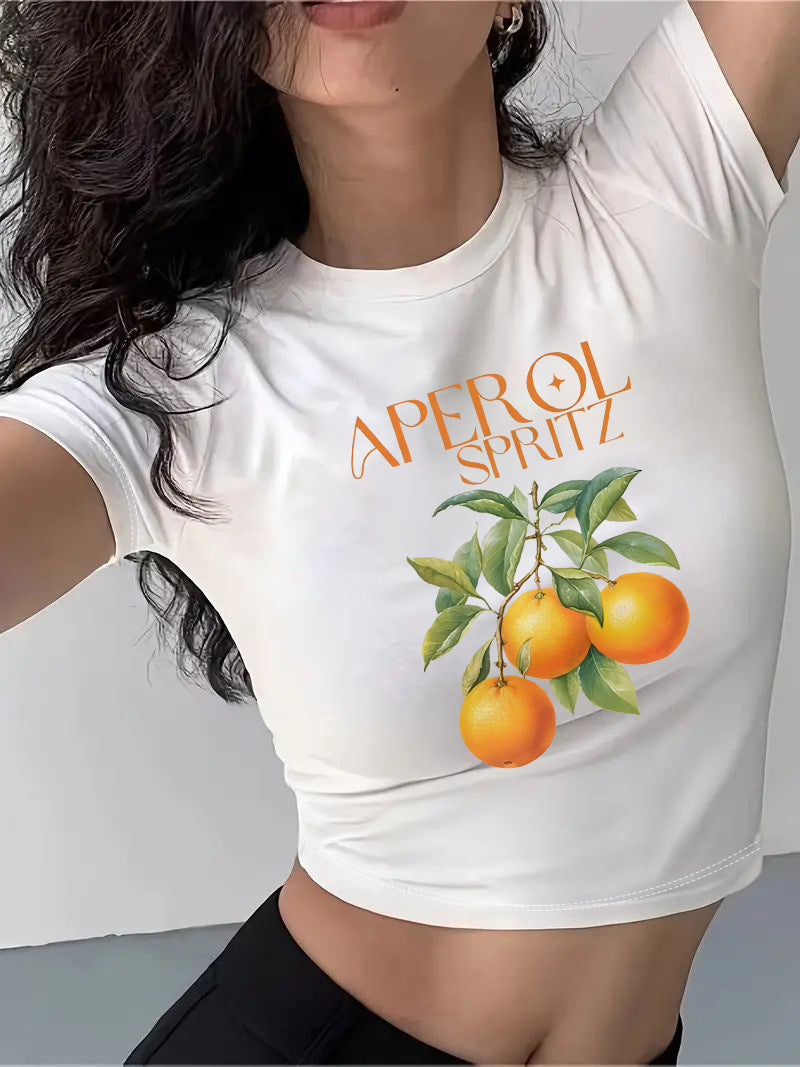 Dame Crop-T-Shirt med kreativt motiv og tætsiddende snit Skovae