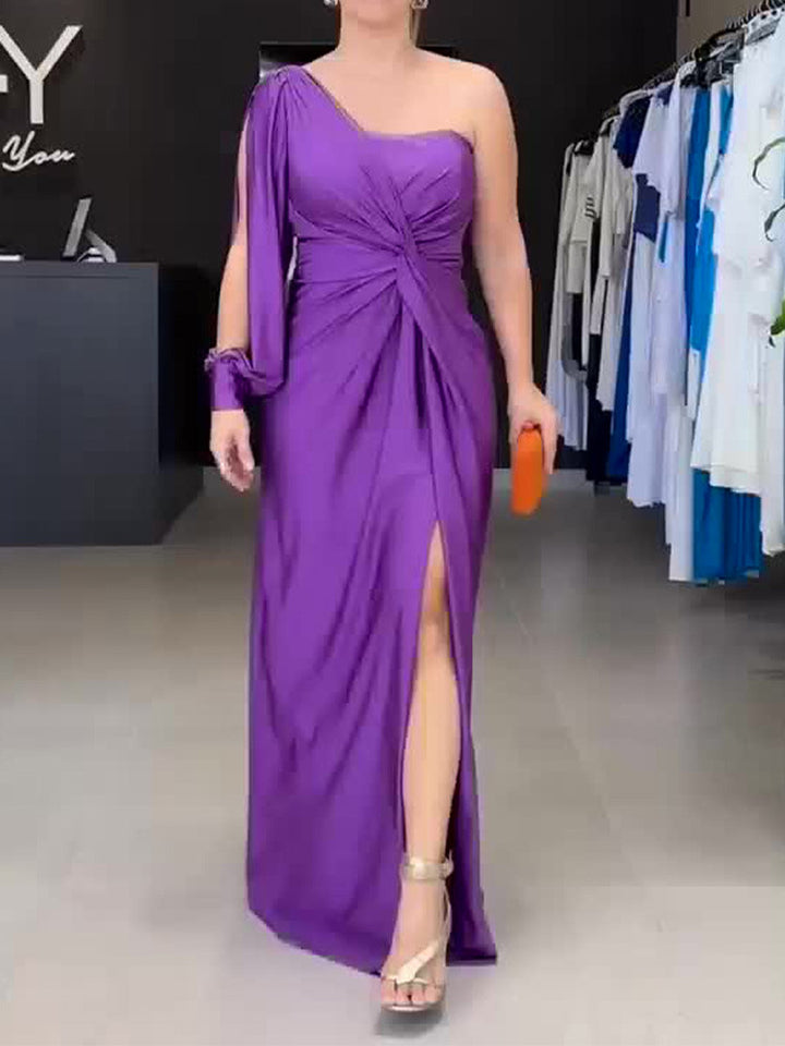 Dame Maxi-kjole med elegant asymmetrisk design og tiltalende flæsedetaljer Stilla